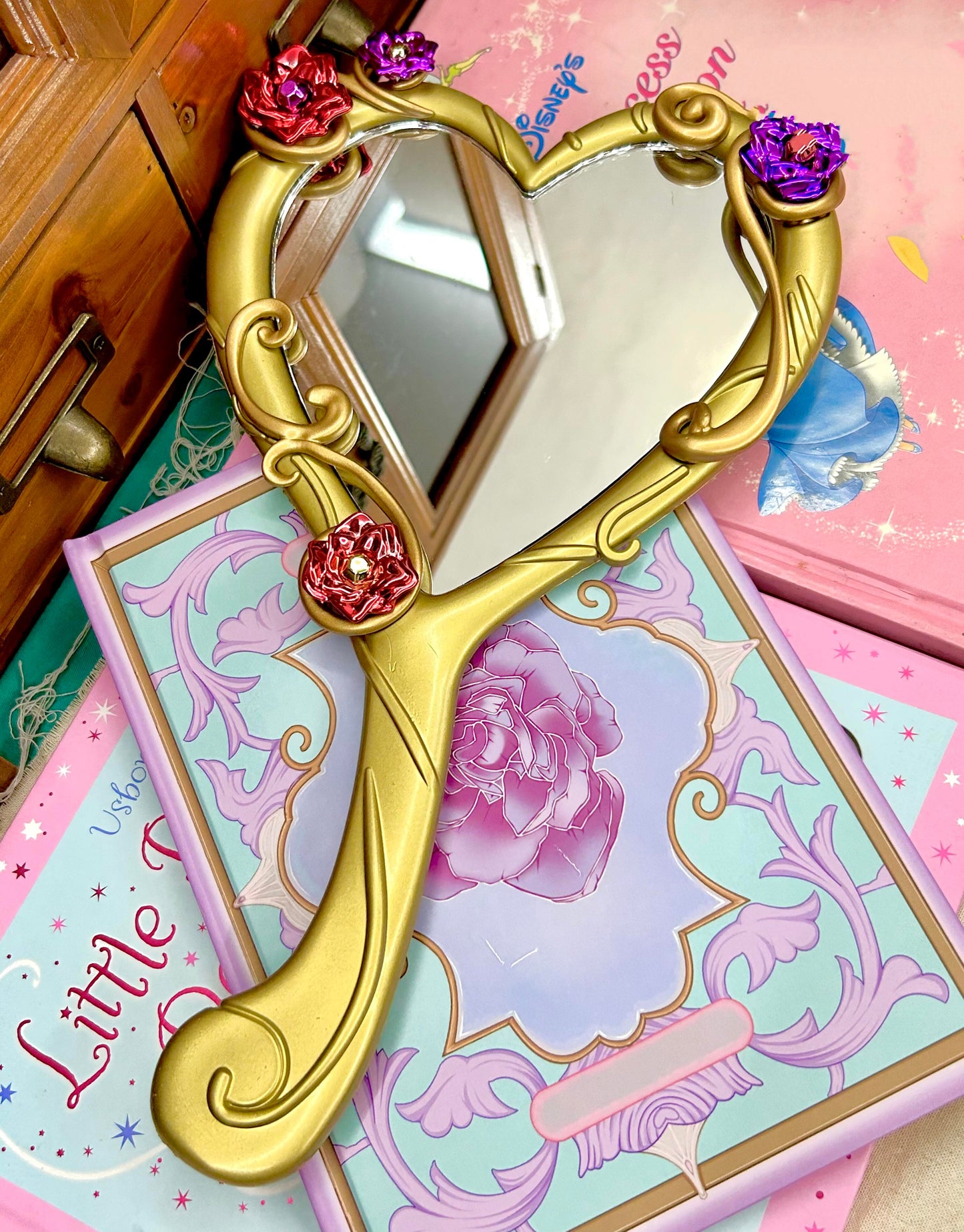 Barbie & the Diamond Castle Heart Mirror